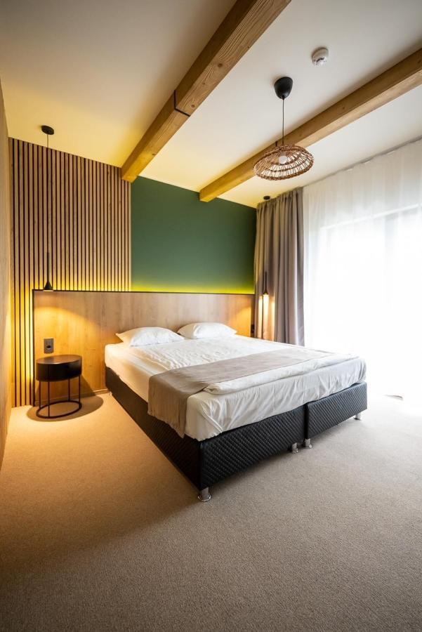 Stokker Hotel Орадя Экстерьер фото