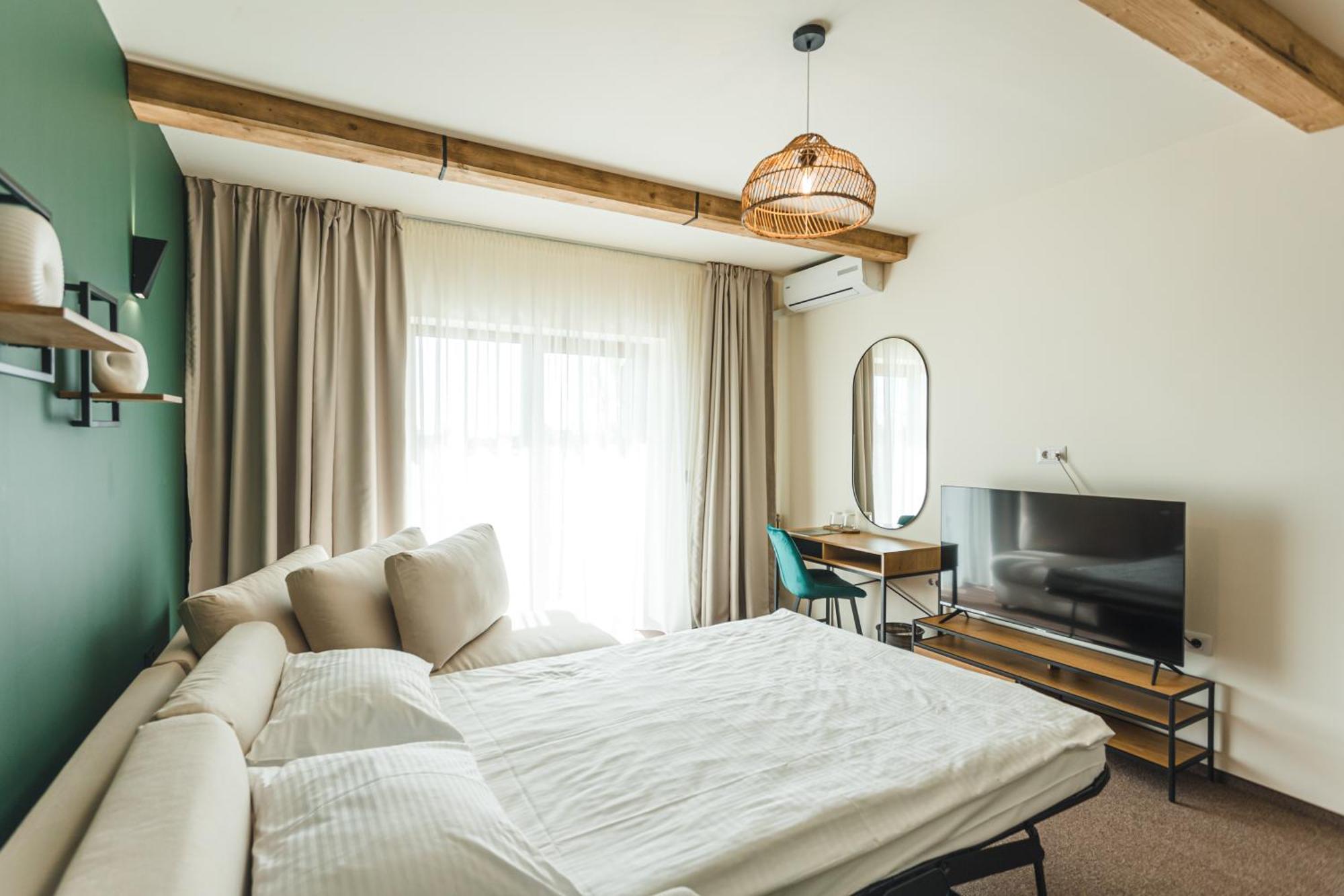 Stokker Hotel Орадя Экстерьер фото