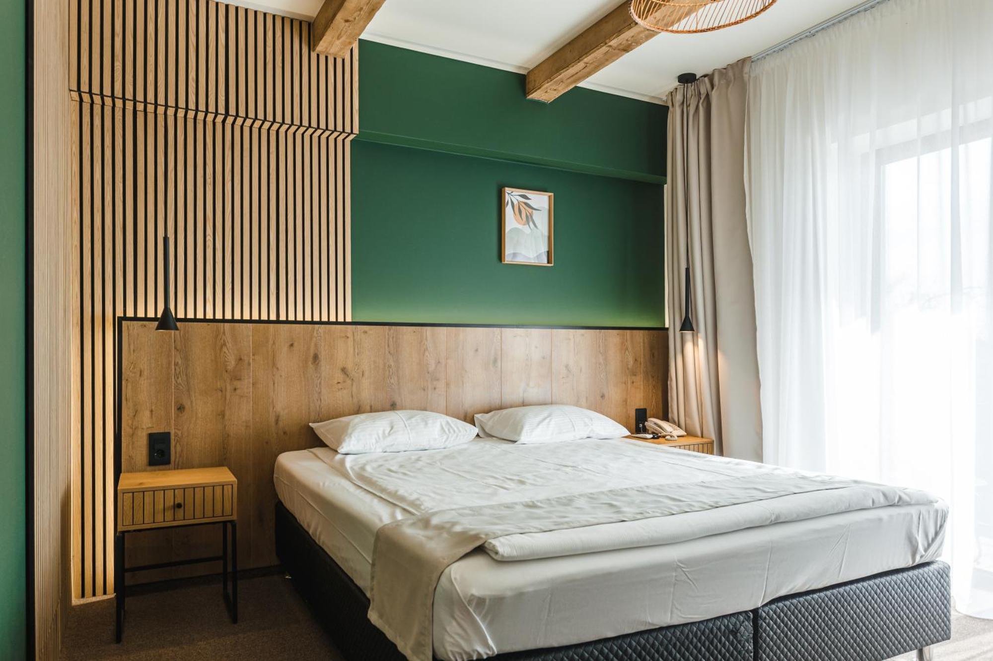 Stokker Hotel Орадя Экстерьер фото